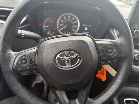 Used 2022 Toyota Corolla LE image 14