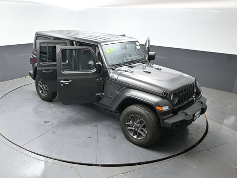 Used 2025 Jeep Wrangler Unlimited Sport AWD/4WD image 59