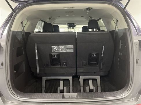Used 2025 Kia Carnival image 15