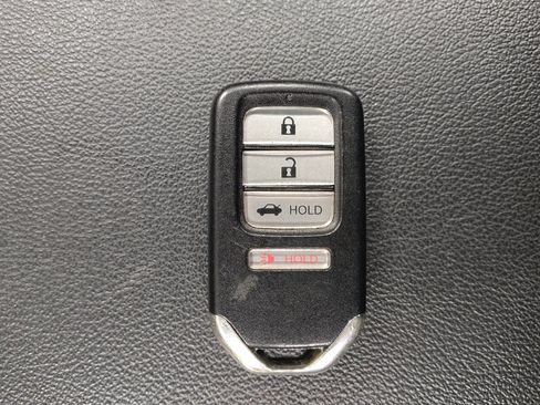 Used 2018 Honda Accord Sport image 32