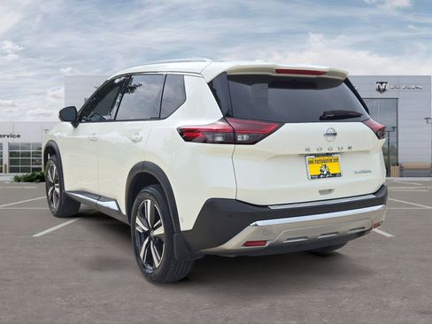 Used 2021 Nissan Rogue Platinum FWD image 3