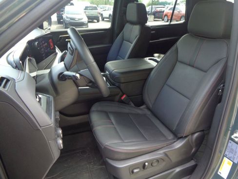 Used 2025 Chevrolet Tahoe RST w/ RST Capability Package AWD/4WD image 17
