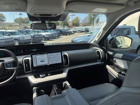 Certified 2025 Ford Expedition Active AWD/4WD image 28