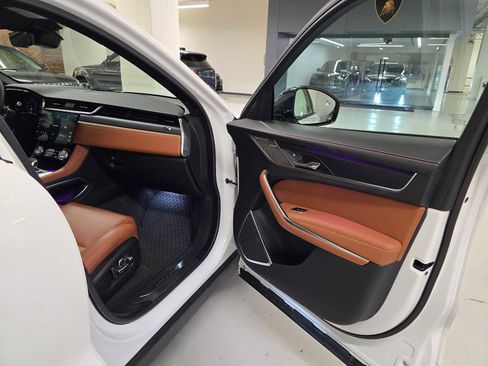 Used 2025 Jaguar F-PACE R-Dynamic S image 13