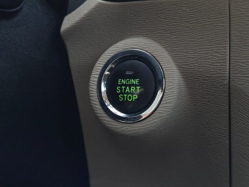 Used 2011 Toyota Venza AWD w/ Premium Pkg #2 image 33