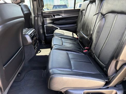 Used 2024 Jeep Wagoneer L Series II RWD image 22