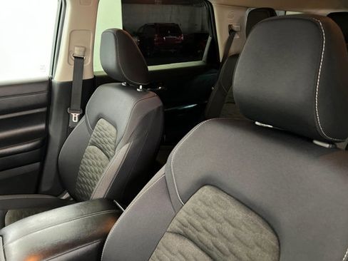 Used 2022 Nissan Pathfinder SV w/ SV Black Package image 16