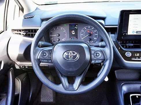 Used 2025 Toyota Corolla LE image 17