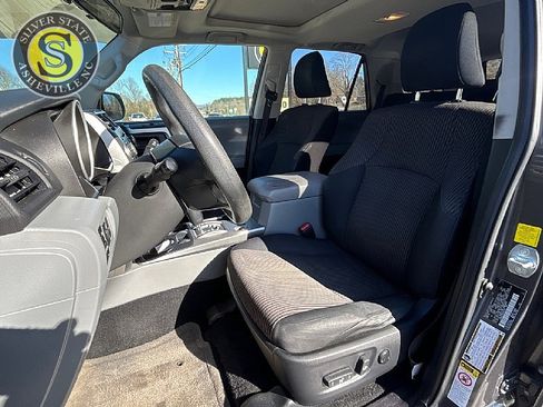 Used 2011 Toyota 4Runner SR5 image 12