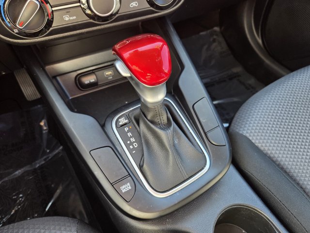 Used 2025 Kia Soul LX w/ LX Technology Package FWD image 27