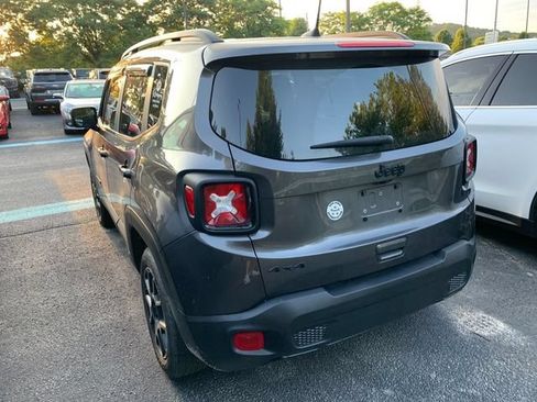 Used 2019 Jeep Renegade Altitude w/ Quick Order Package 2XM AWD/4WD image 2