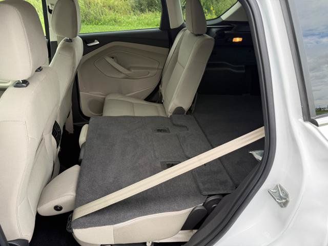 Used 2017 Ford Escape SE AWD/4WD image 16