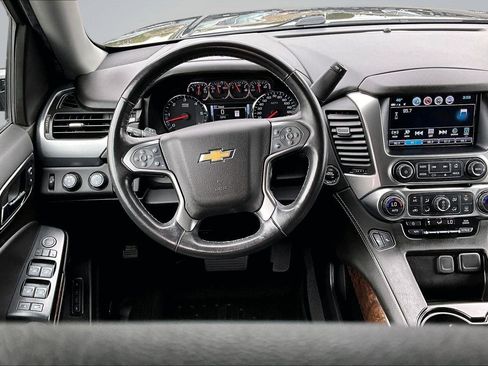 Used 2020 Chevrolet Tahoe LT w/ Luxury Package AWD/4WD image 6