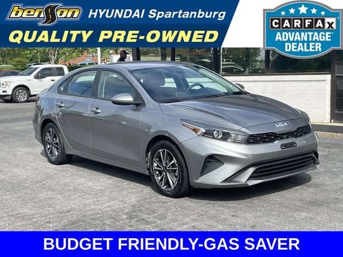 Used 2022 Kia Forte LXS FWD image 1