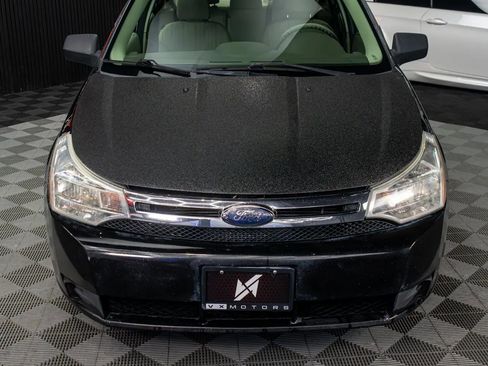 Used 2010 Ford Focus SE image 3