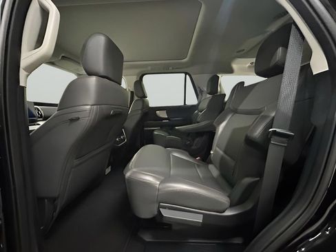 Certified 2025 Ford Expedition Active image 28