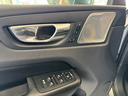 Used 2018 Volvo XC60 T6 Inscription w/ Convenience Package image 6