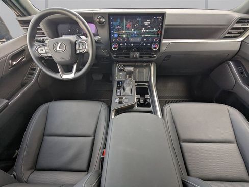 Used 2025 Lexus GX 550 w/ Accessory Package (Z1) image 16