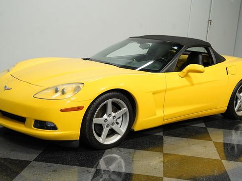 Used 2005 Chevrolet Corvette Convertible w/ Performance Handling Package image 6
