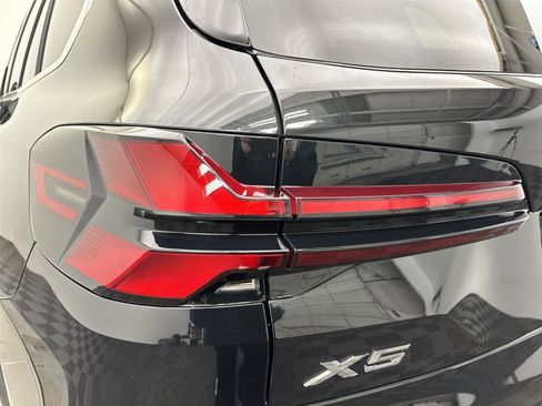 New 2026 BMW X5 xDrive40i w/ Climate Comfort Package image 19