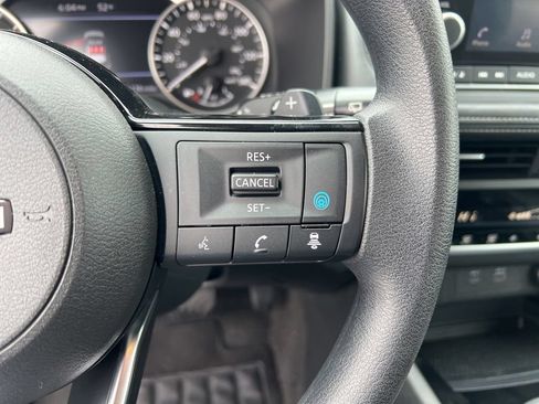 Used 2023 Nissan Rogue SV AWD/4WD image 30
