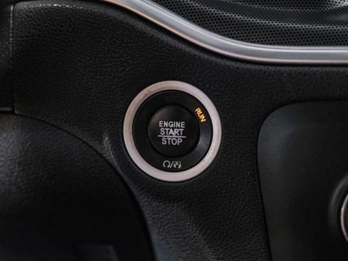 Used 2017 Dodge Charger R/T RWD image 31