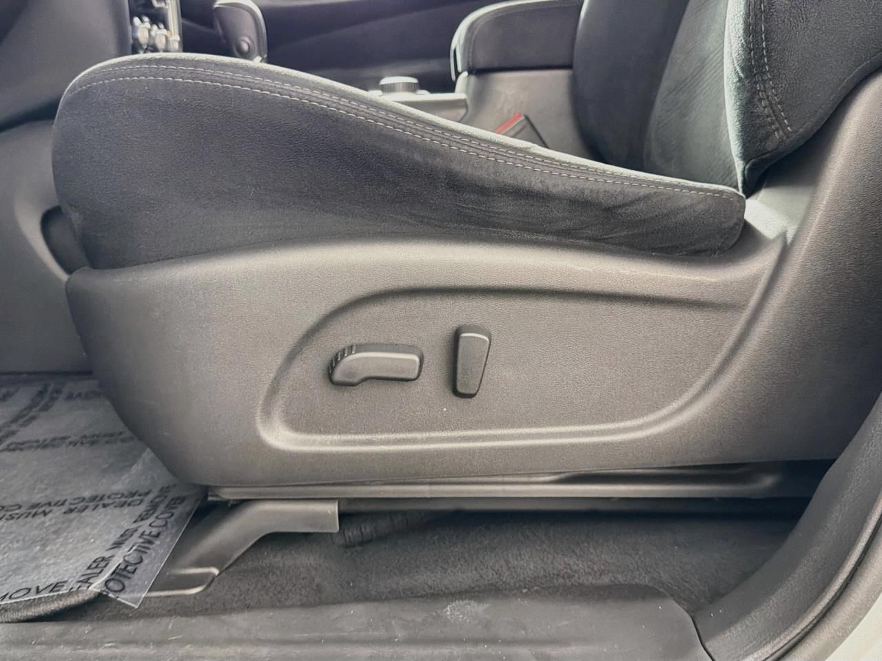 Used 2013 Nissan Pathfinder SV AWD/4WD image 34