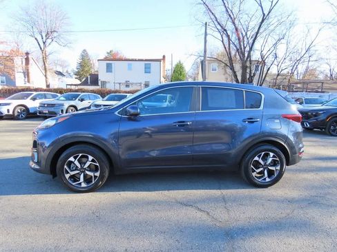 Used 2022 Kia Sportage LX image 3