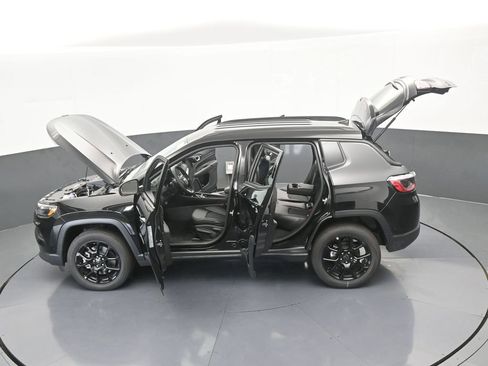 Used 2026 Jeep Compass Latitude AWD/4WD image 57