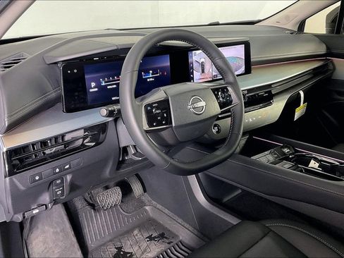 Certified 2025 Nissan Murano SL image 17