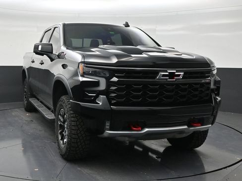 Used 2024 Chevrolet Silverado 1500 ZR2 w/ Technology Package AWD/4WD image 7