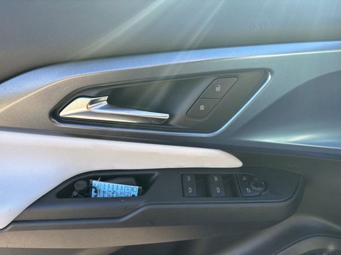 New 2026 Chevrolet Equinox EV LT image 13