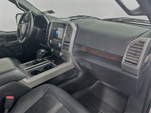 Used 2016 Ford F150 Platinum w/ Technology Package image 31