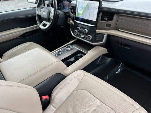 Used 2023 Ford Expedition Max Limited image 16
