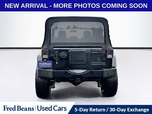 Used 2013 Jeep Wrangler Unlimited Sahara w/ Connectivity Group image 7