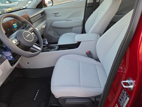 New 2026 Hyundai Kona SE image 4