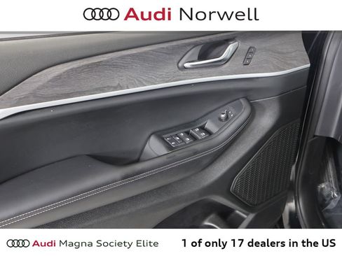 Used 2025 Jeep Grand Cherokee Limited AWD/4WD image 19