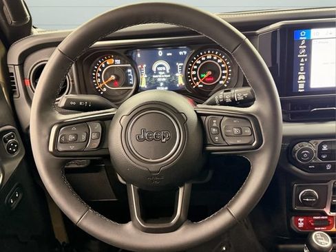 Used 2026 Jeep Wrangler Unlimited Rubicon w/ Technology Group AWD/4WD image 28