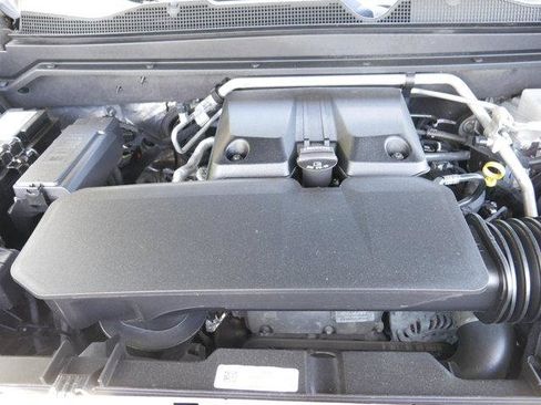 Certified 2023 Chevrolet Colorado Z71 w/ Z71 Convenience Package 2 AWD/4WD image 11