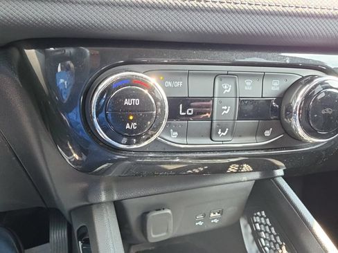 Certified 2024 Chevrolet TrailBlazer LT w/ Convenience Package FWD image 17