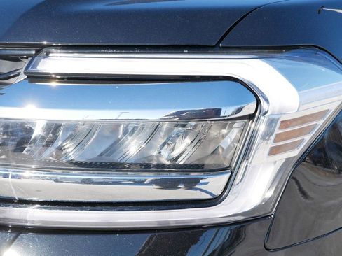 Used 2022 Ford Expedition Limited image 5