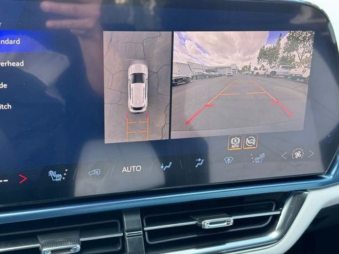 New 2026 Chevrolet Equinox EV LT FWD image 17