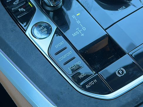 Used 2022 BMW X5 xDrive40i w/ Premium Package image 35