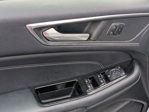 Certified 2017 Ford Edge Titanium w/ Equipment Group 301A image 25