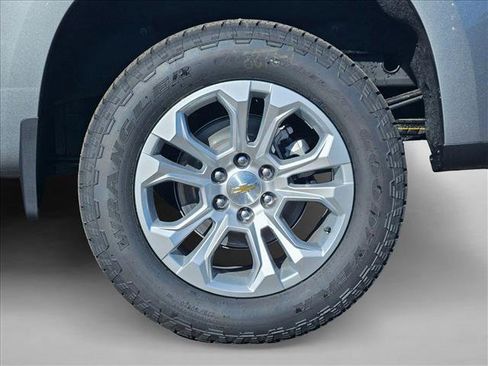 New 2026 Chevrolet Silverado 1500 LTZ w/ Z71 Off-Road Package AWD/4WD image 11