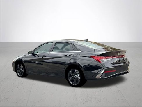 New 2026 Hyundai Elantra SEL Sport Premium FWD image 4