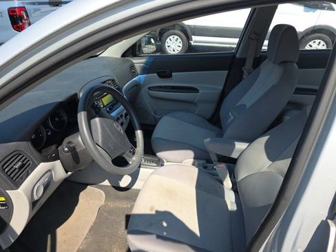 Used 2010 Hyundai Accent GLS w/ Premium Pkg 4 FWD image 9
