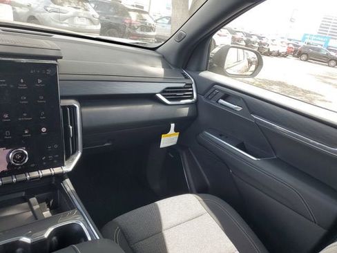 New 2026 GMC Acadia Elevation image 15