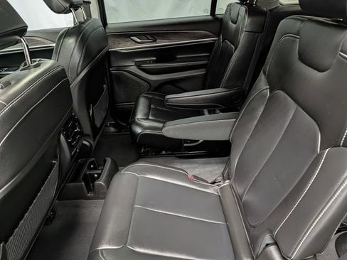 Used 2023 Jeep Grand Cherokee L Limited AWD/4WD image 13