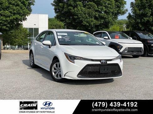 Used 2022 Toyota Corolla LE FWD image 1